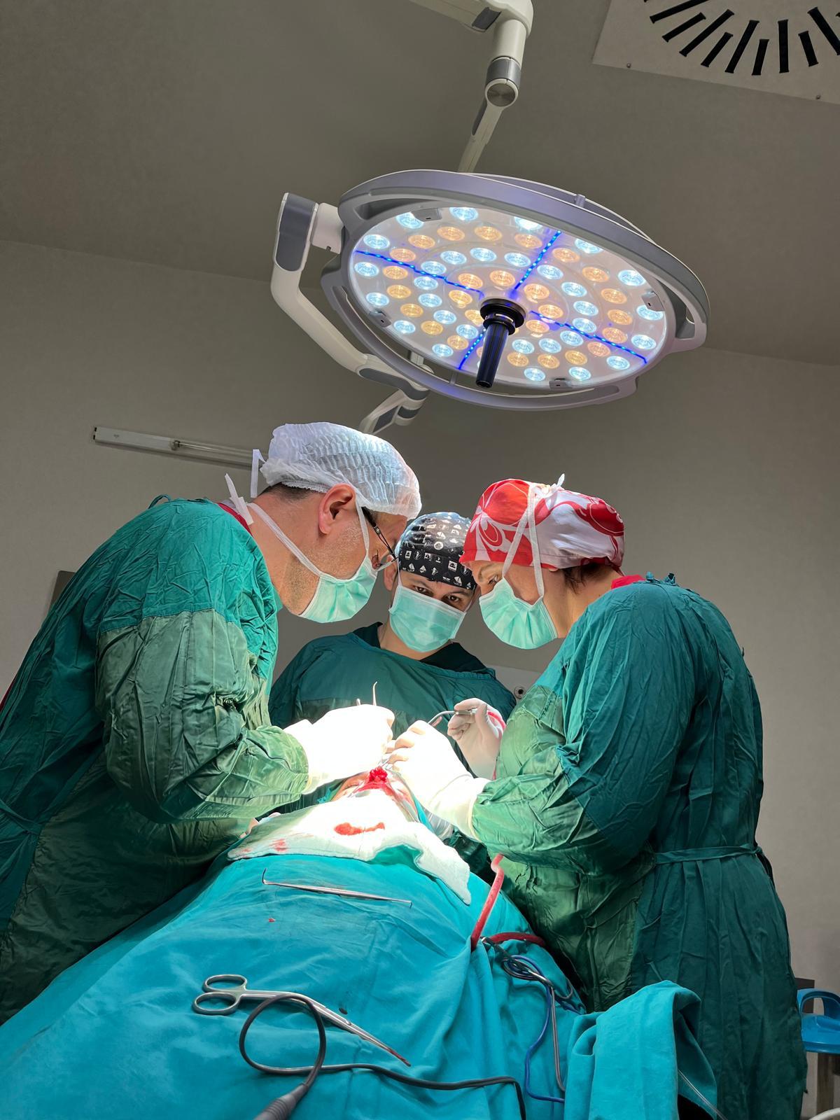 Kayseri estetik cerrahi kliniği Op.Dr. Halit Baykan ofis alanı